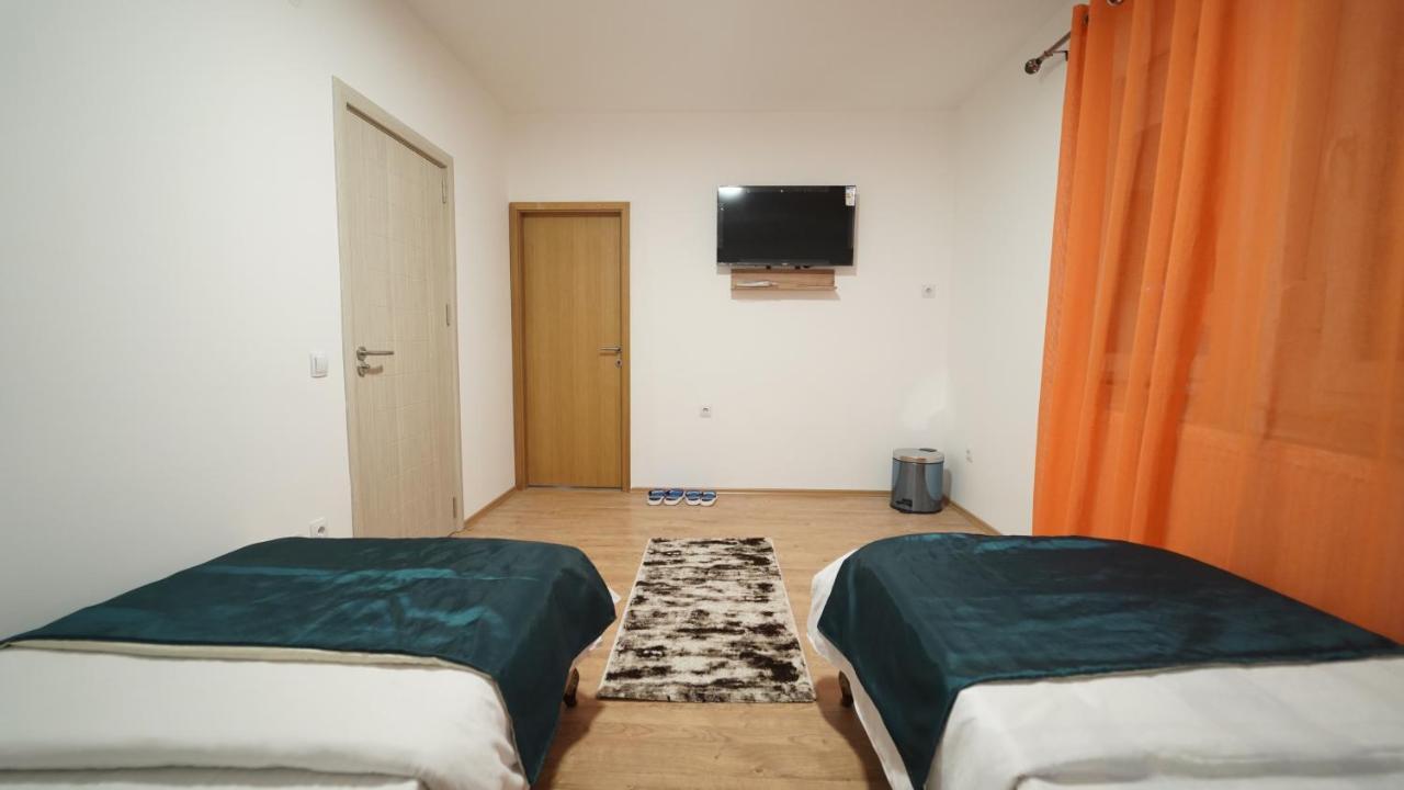 Madigan'S Hotel Kosovo Polje Eksteriør bilde