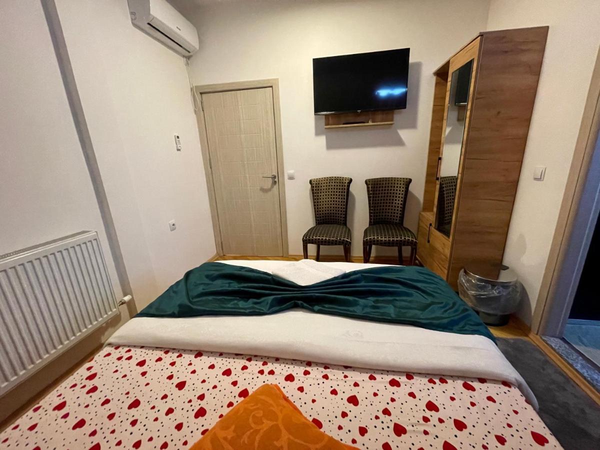 Madigan'S Hotel Kosovo Polje Eksteriør bilde